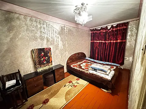 Satılır 4 otaqlı mənzil 100 m²