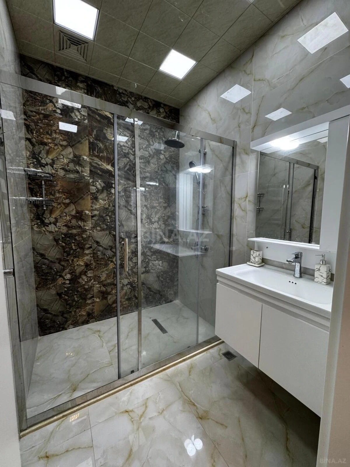 Kirayə verilir 2 otaqlı mənzil 100 m²