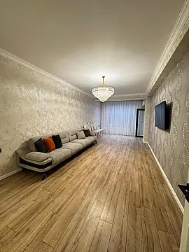 Kirayə verilir 2 otaqlı mənzil 100 m²