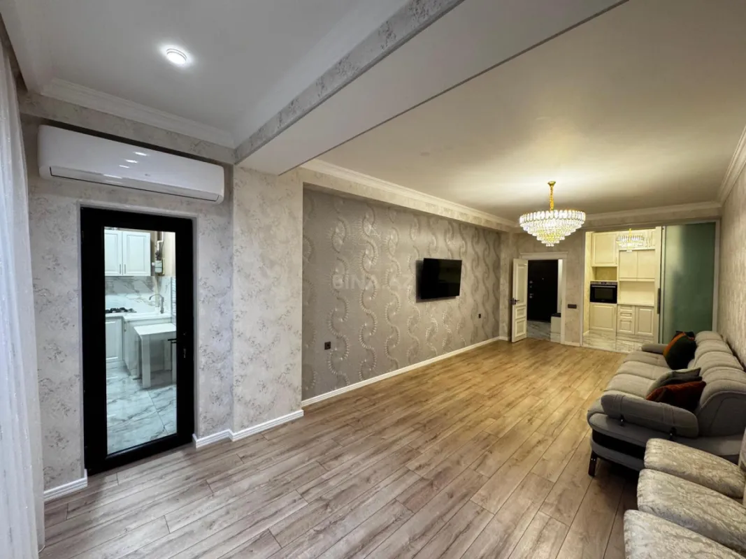 Kirayə verilir 2 otaqlı mənzil 100 m²