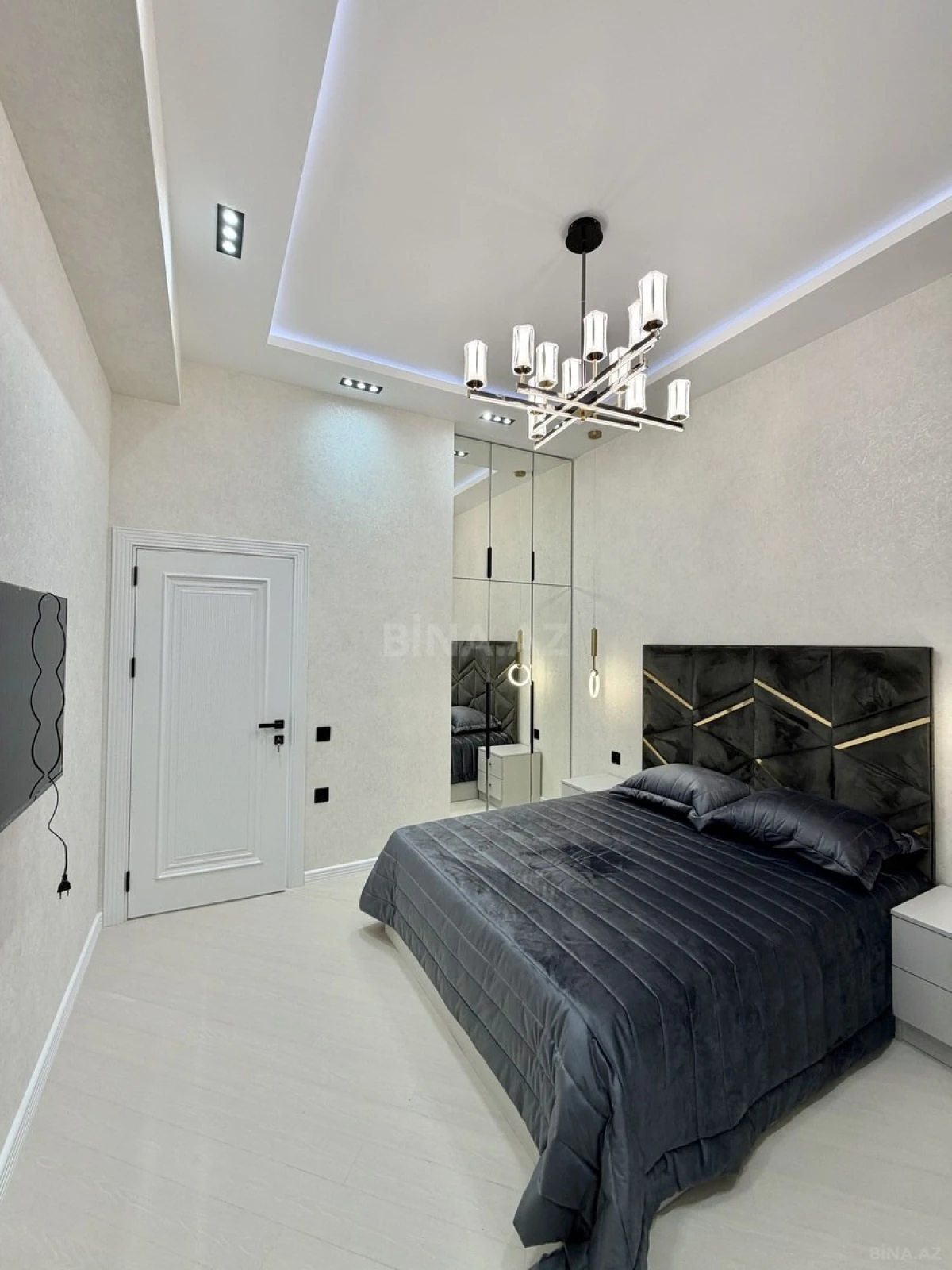 Satılır 3 otaqlı mənzil 99 m²