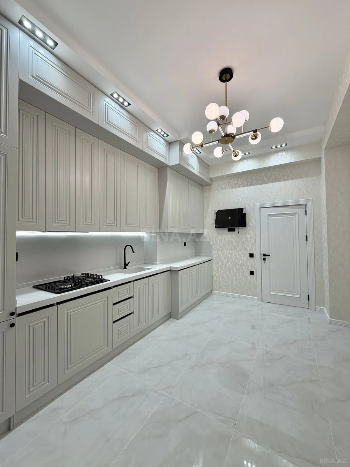 Satılır 3 otaqlı mənzil 99 m²