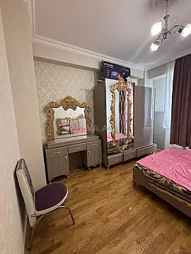 Kirayə verilir 2 otaqlı mənzil 60 m²