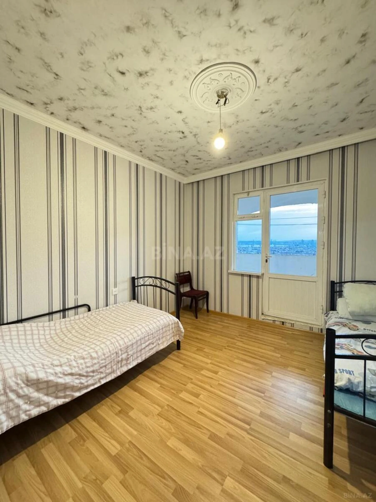 Satılır 5 otaqlı mənzil 120 m²