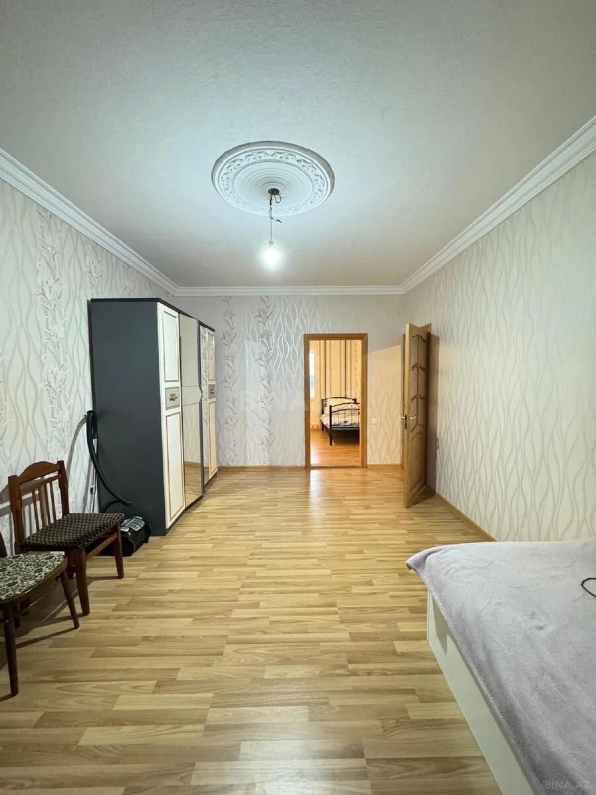 Satılır 5 otaqlı mənzil 120 m²