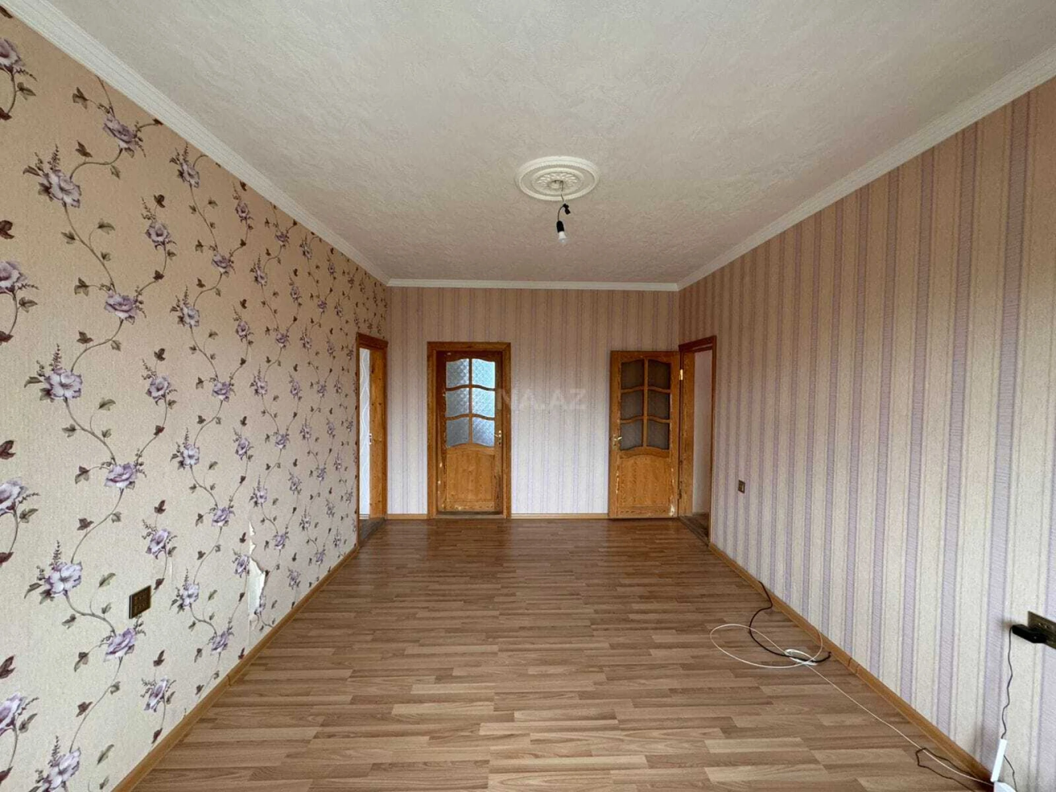 Satılır 5 otaqlı mənzil 120 m²