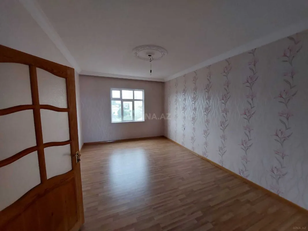 Satılır 5 otaqlı mənzil 120 m²