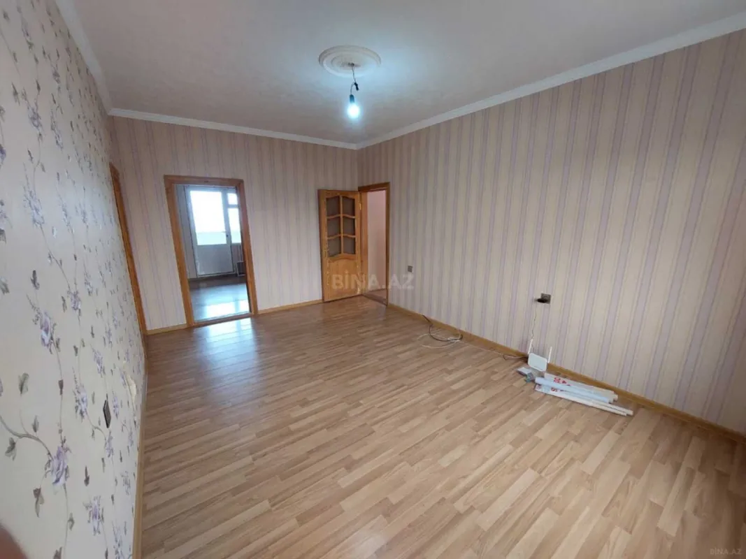 Satılır 5 otaqlı mənzil 120 m²