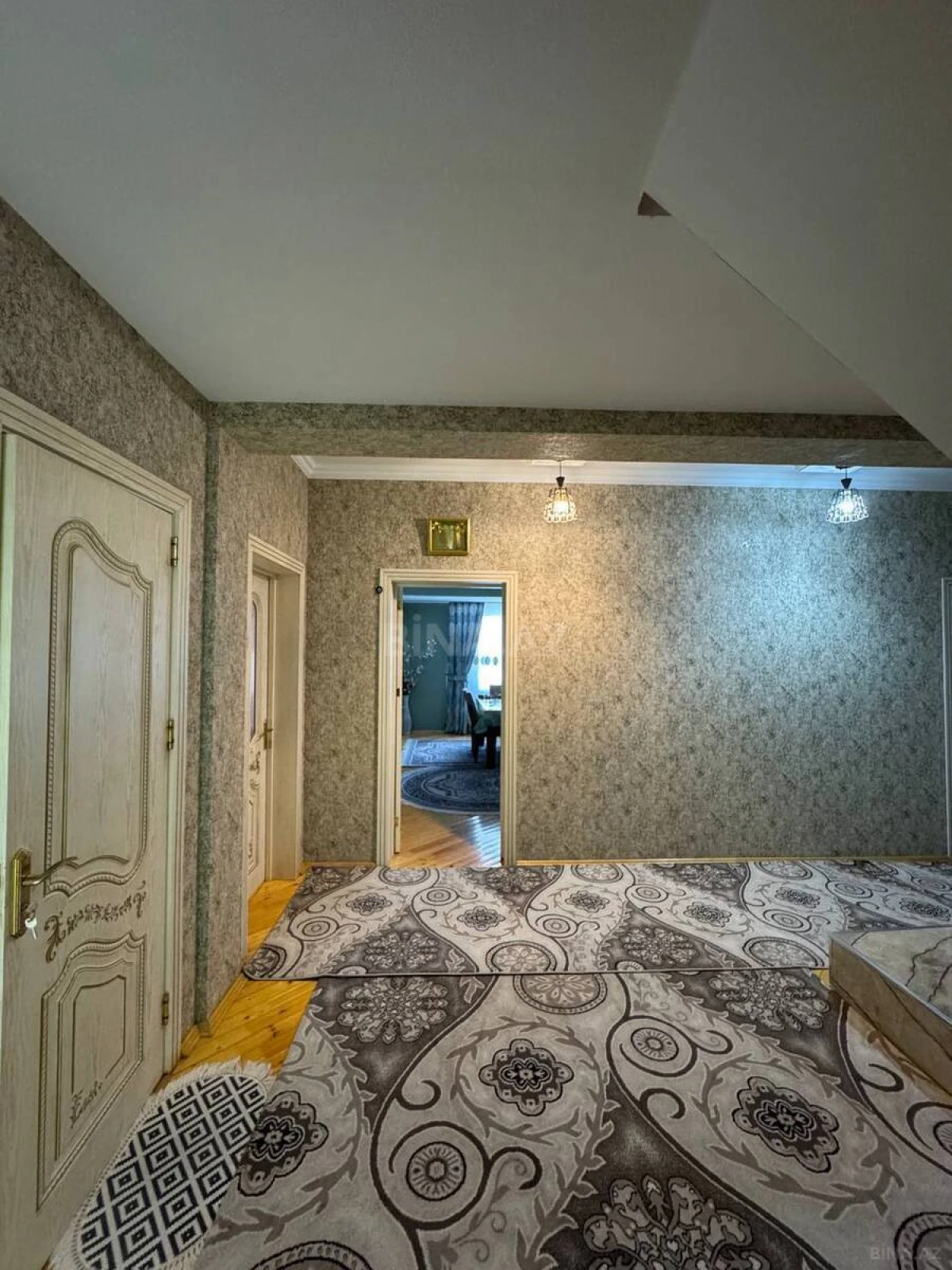 Satılır 4 otaqlı mənzil 120 m²