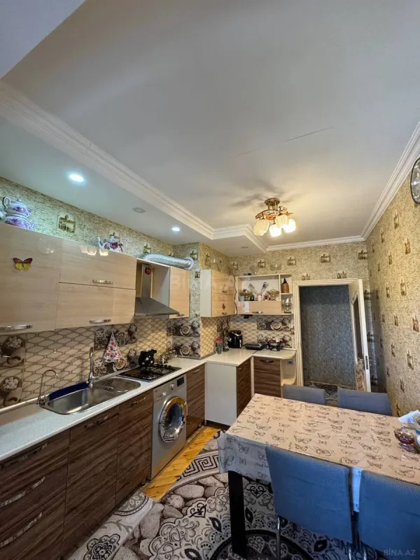 Satılır 4 otaqlı mənzil 120 m²