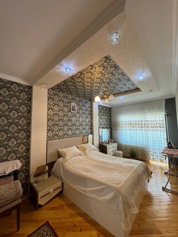 Satılır 4 otaqlı mənzil 120 m²