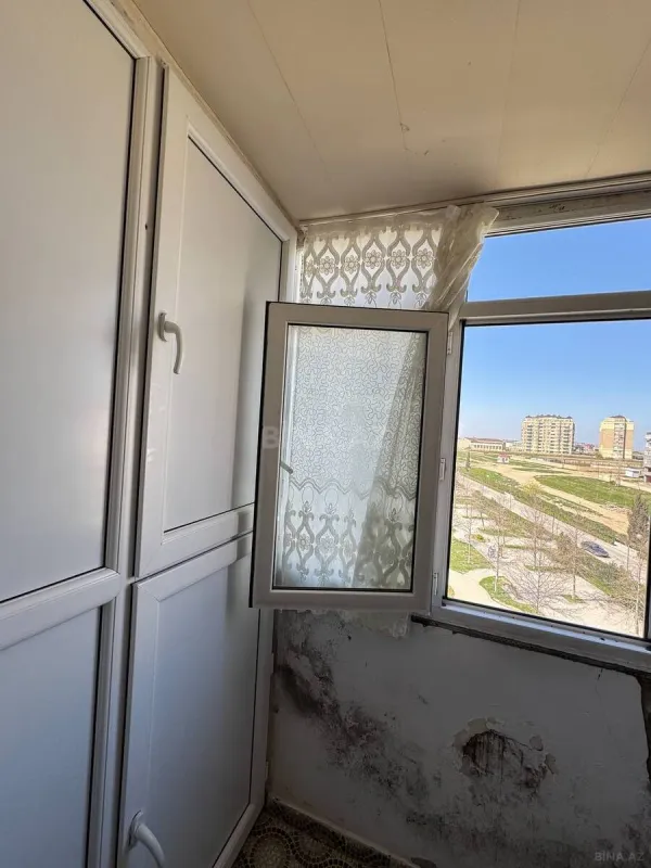 Satılır 4 otaqlı mənzil 120 m²