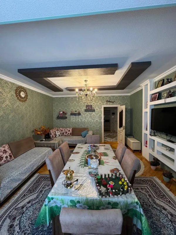Satılır 4 otaqlı mənzil 120 m²