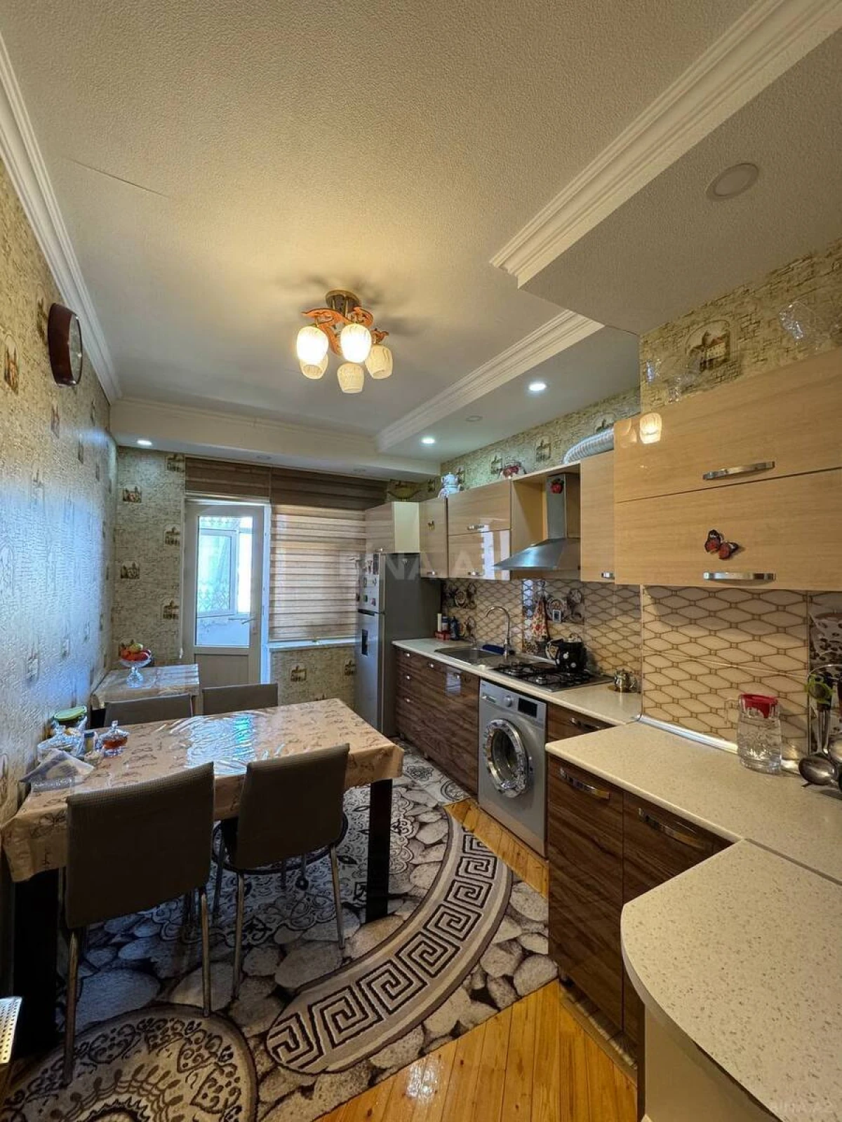 Satılır 4 otaqlı mənzil 120 m²