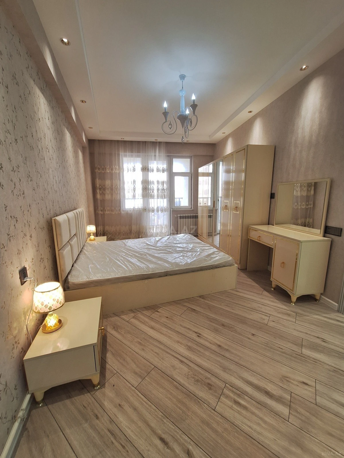 Satılır 3 otaqlı mənzil 95 m²