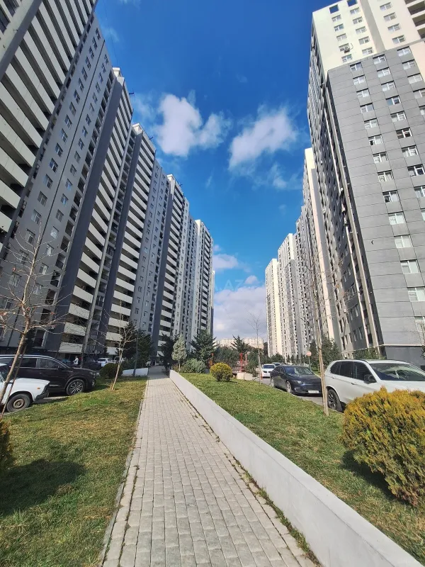 Satılır 3 otaqlı mənzil 95 m²