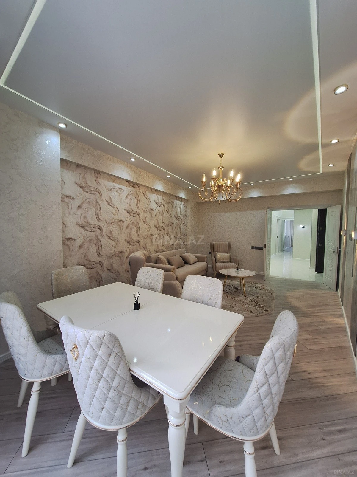 Satılır 3 otaqlı mənzil 95 m²