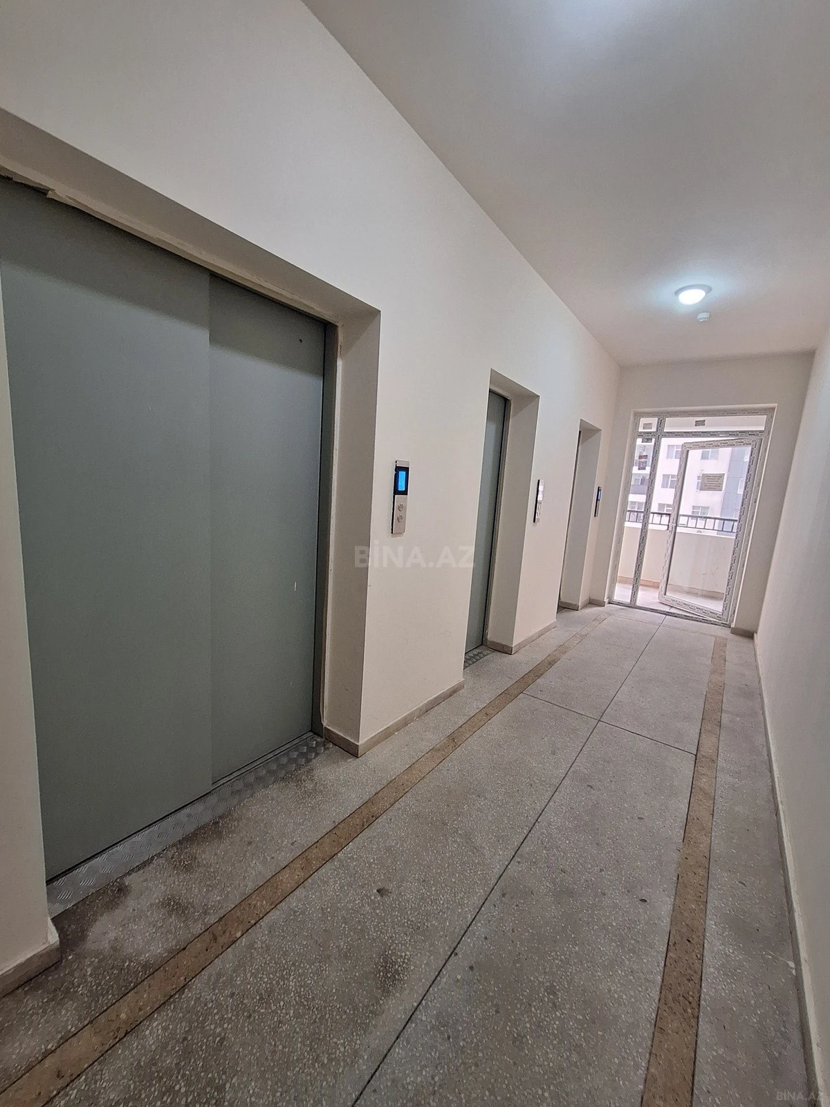 Satılır 3 otaqlı mənzil 95 m²