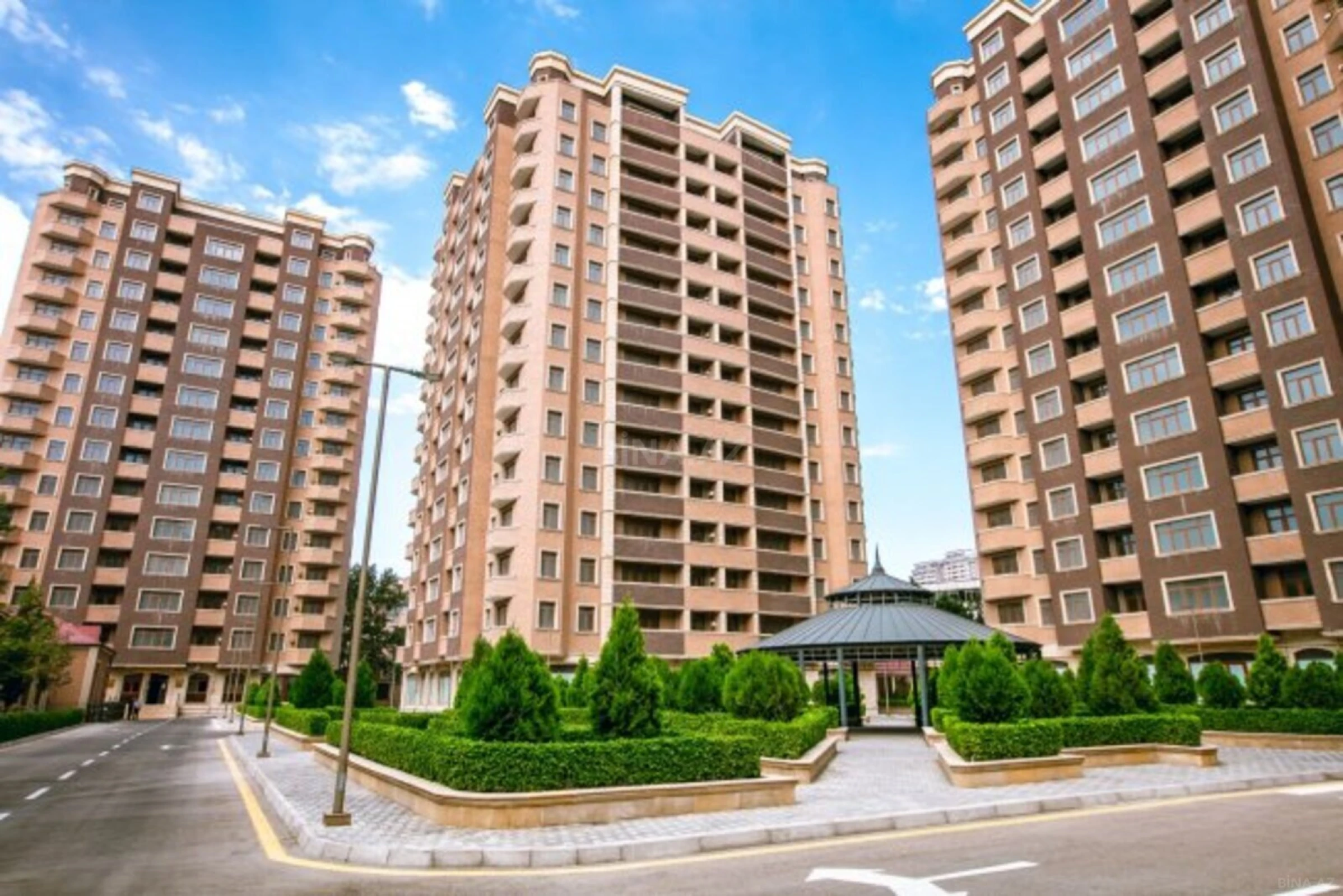 Satılır 3 otaqlı mənzil 107.5 m²