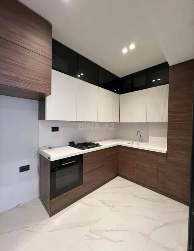 Satılır 3 otaqlı mənzil 107.5 m²
