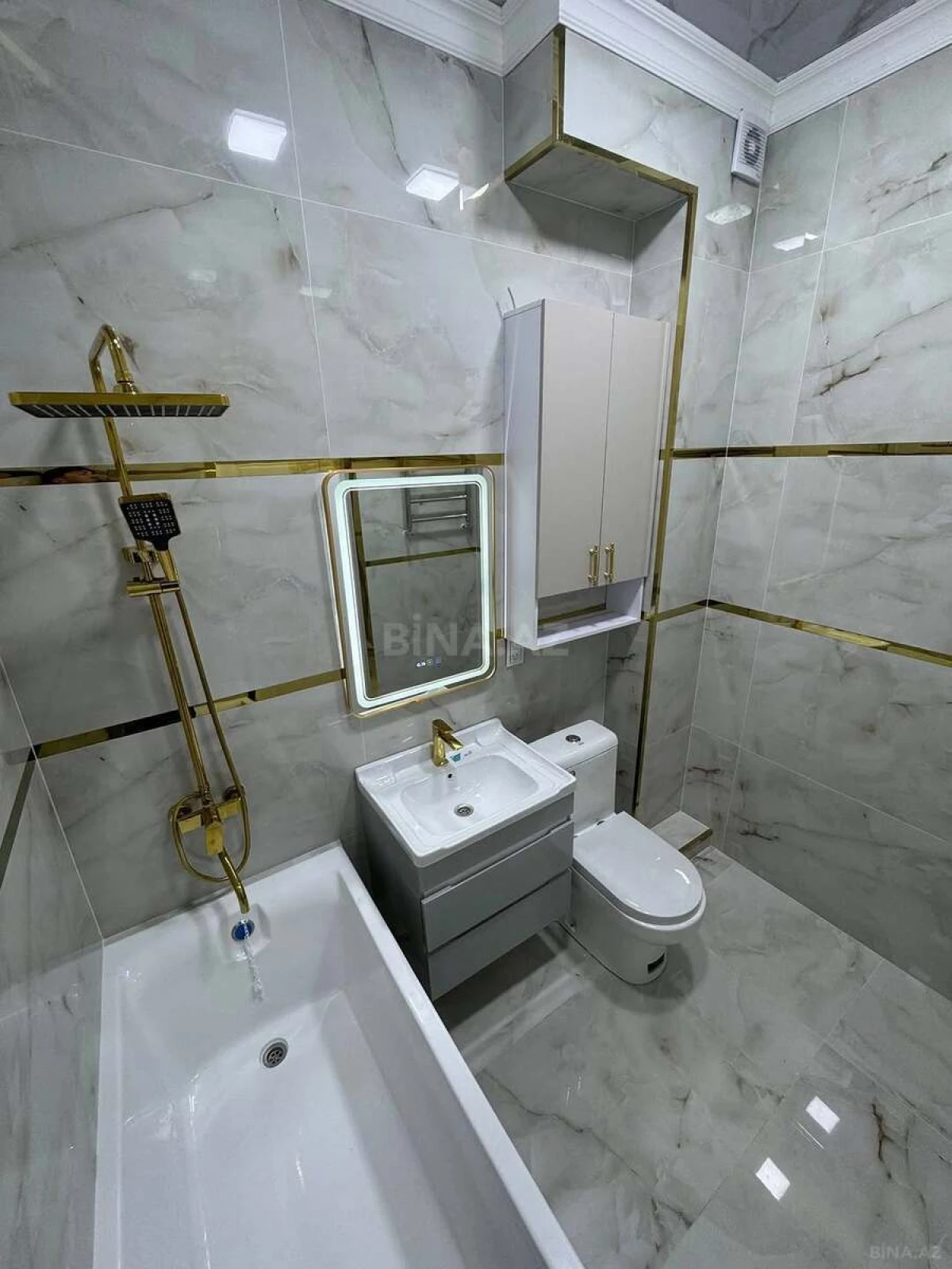 Kirayə verilir 3 otaqlı mənzil 145 m²