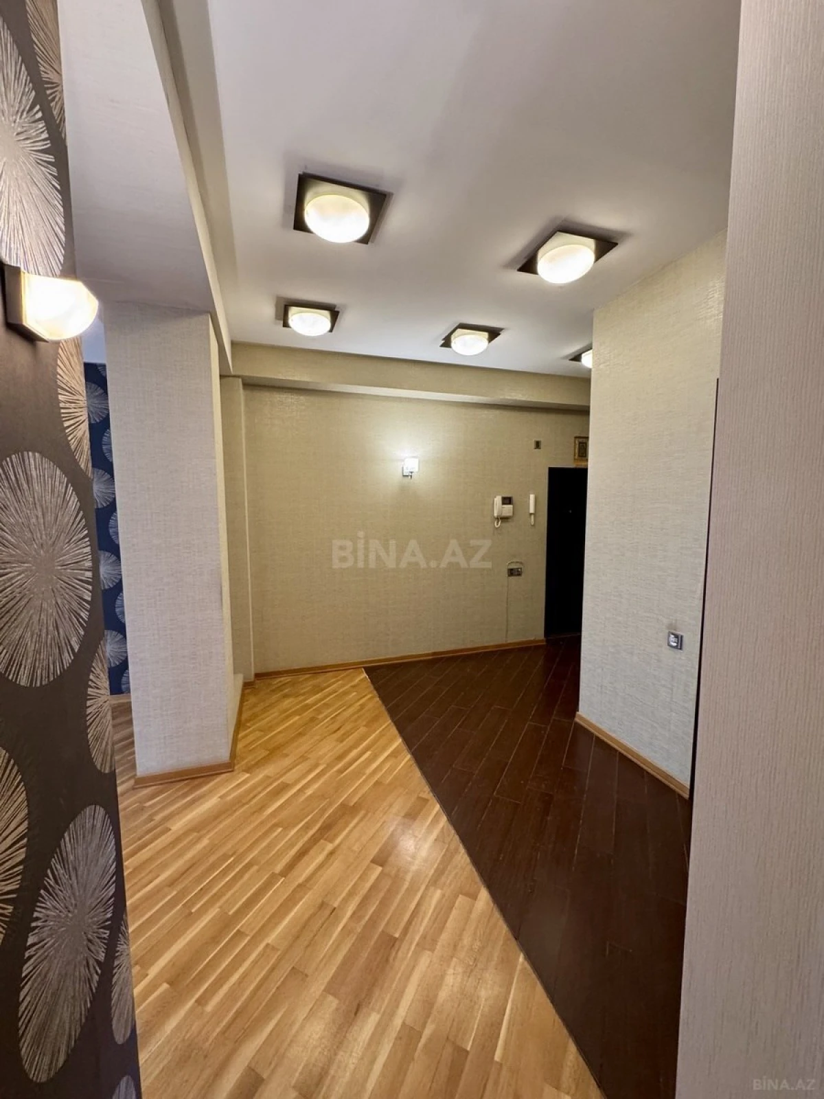 Satılır 3 otaqlı mənzil 105 m²