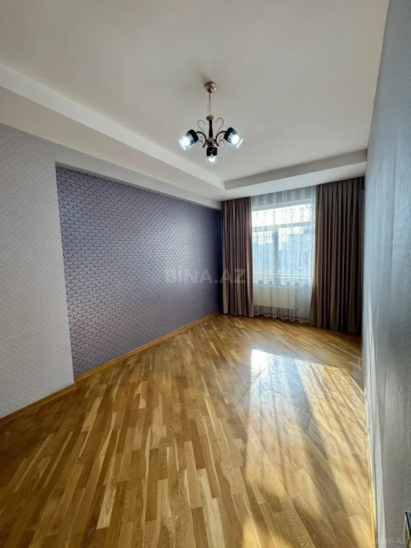 Satılır 3 otaqlı mənzil 105 m²