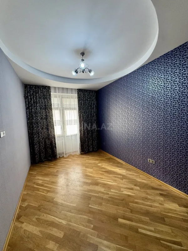 Satılır 3 otaqlı mənzil 105 m²