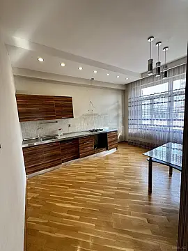 Satılır 3 otaqlı mənzil 105 m²
