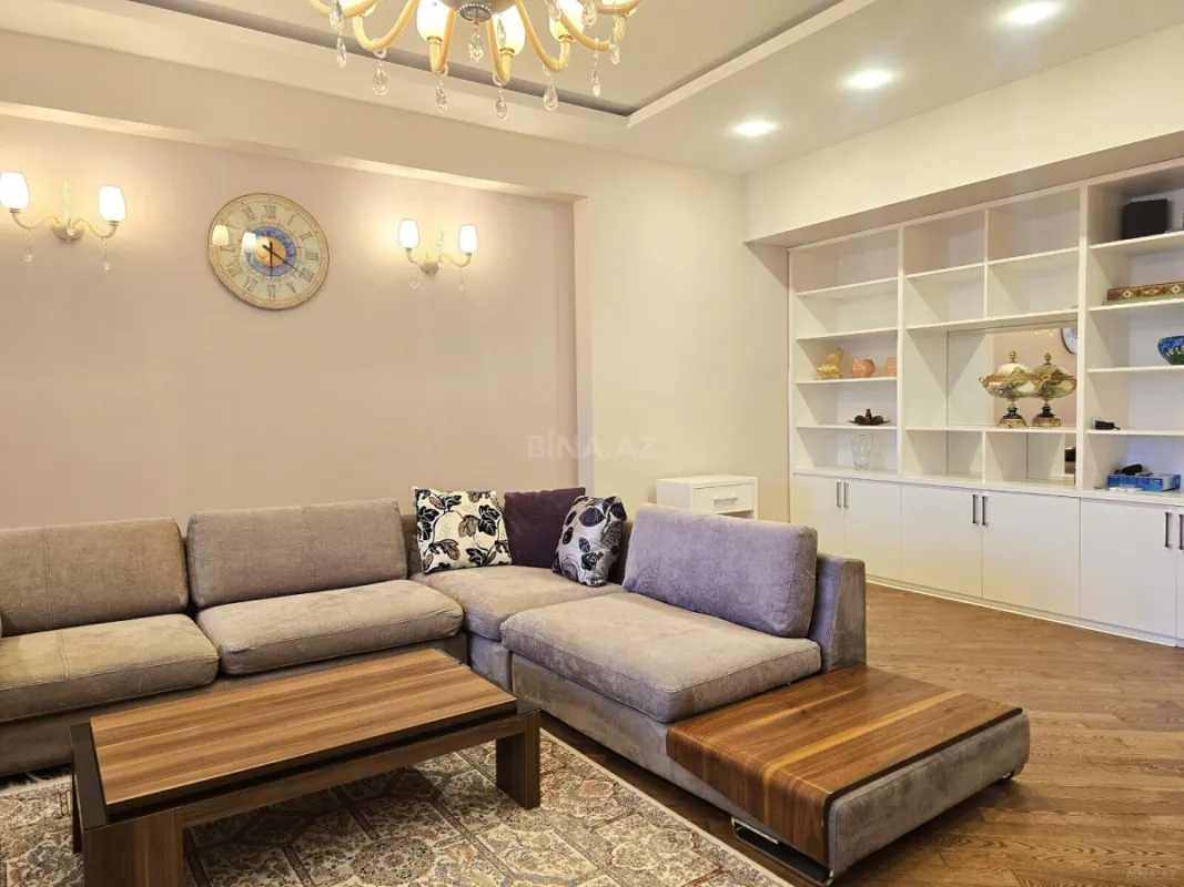 Satılır 3 otaqlı mənzil 155 m²