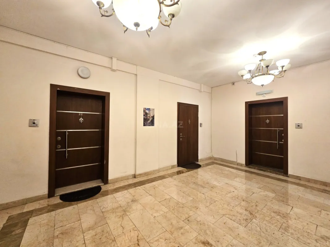 Satılır 3 otaqlı mənzil 155 m²