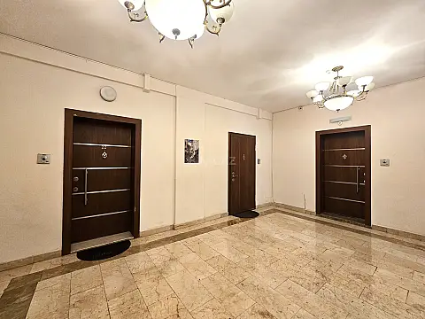 Satılır 3 otaqlı mənzil 155 m²