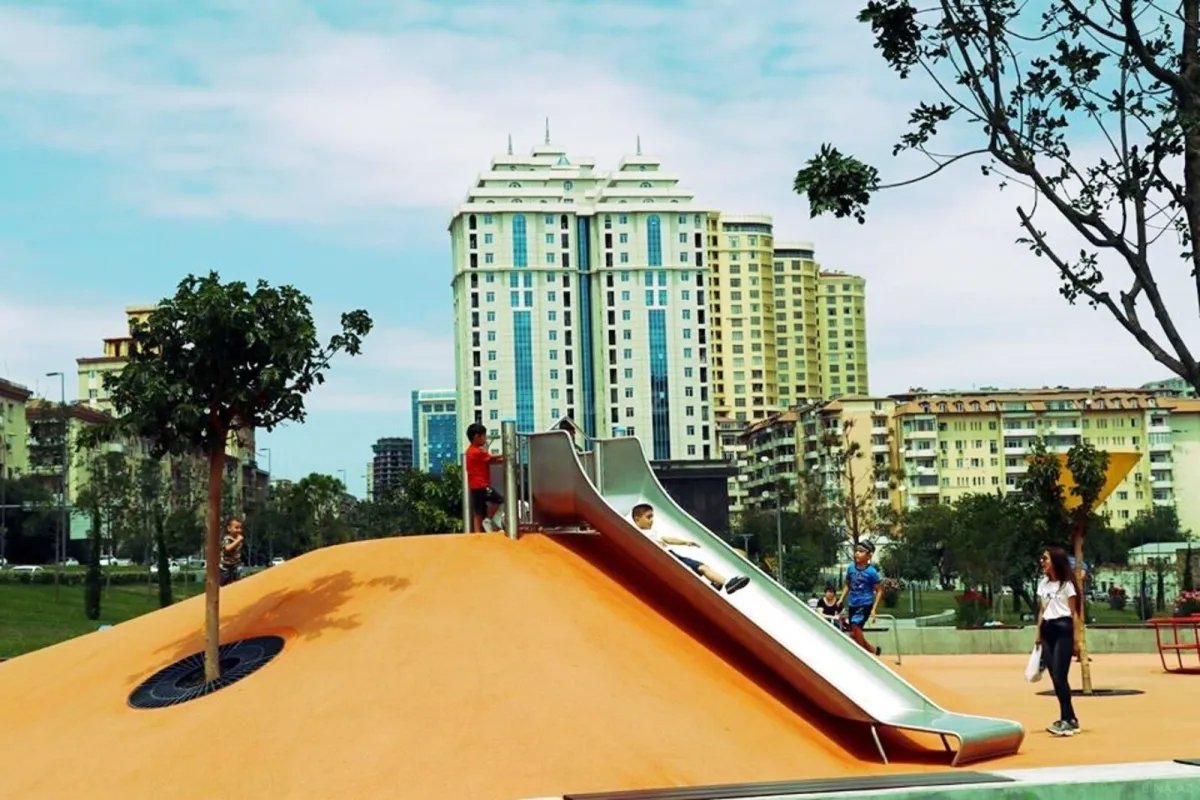 Satılır 3 otaqlı mənzil 155 m²