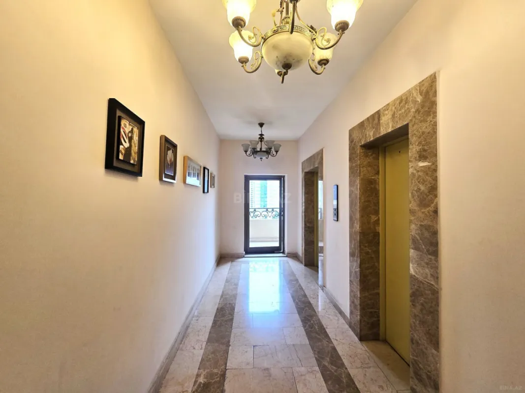 Satılır 3 otaqlı mənzil 155 m²