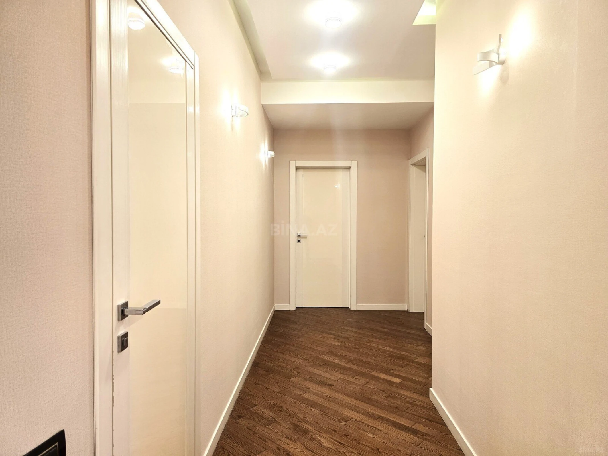 Satılır 3 otaqlı mənzil 155 m²