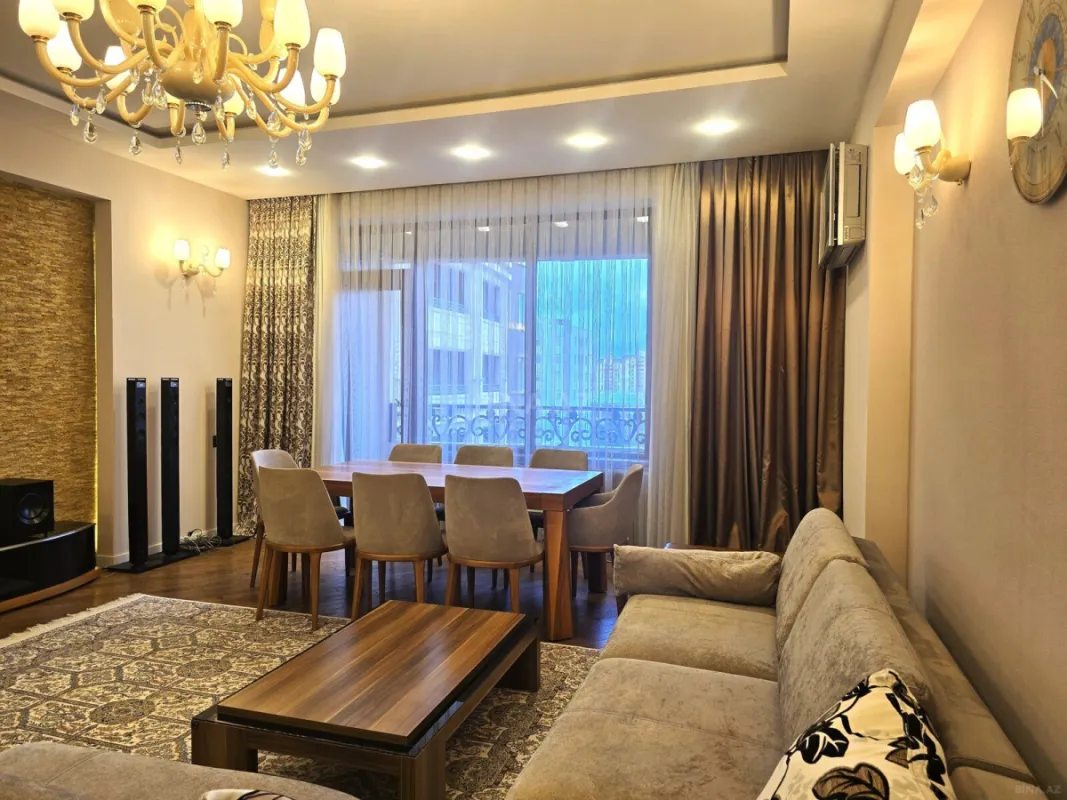 Satılır 3 otaqlı mənzil 155 m²