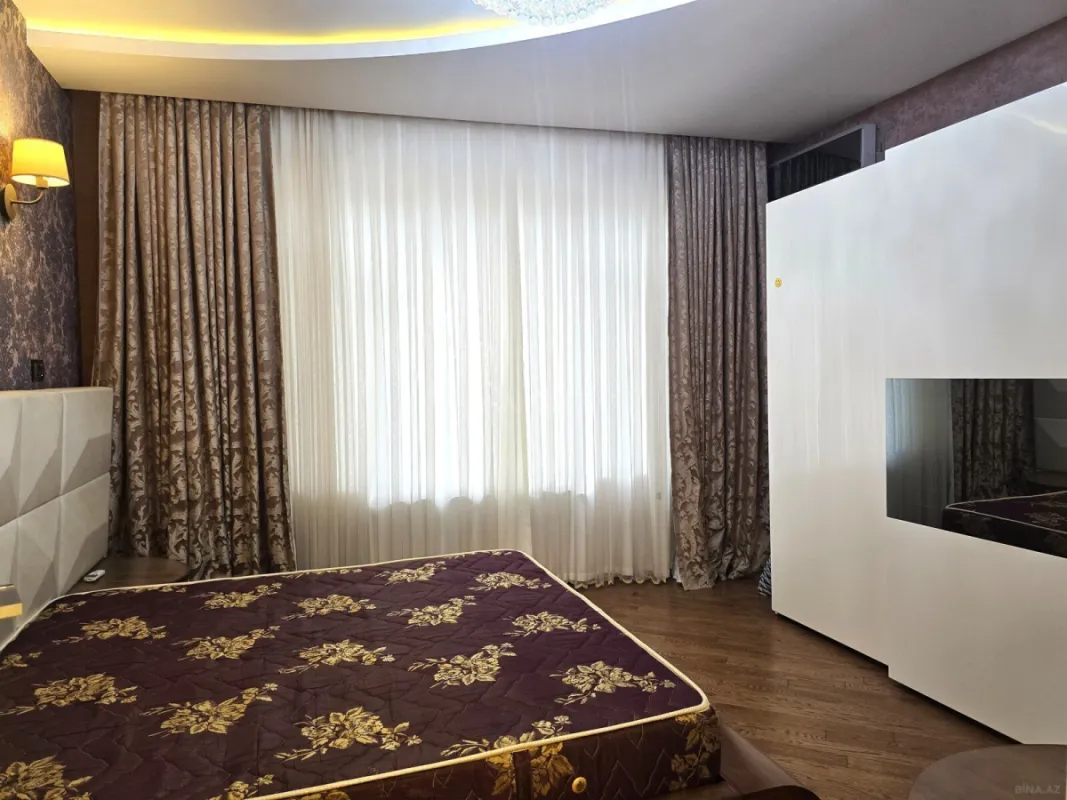 Satılır 3 otaqlı mənzil 155 m²