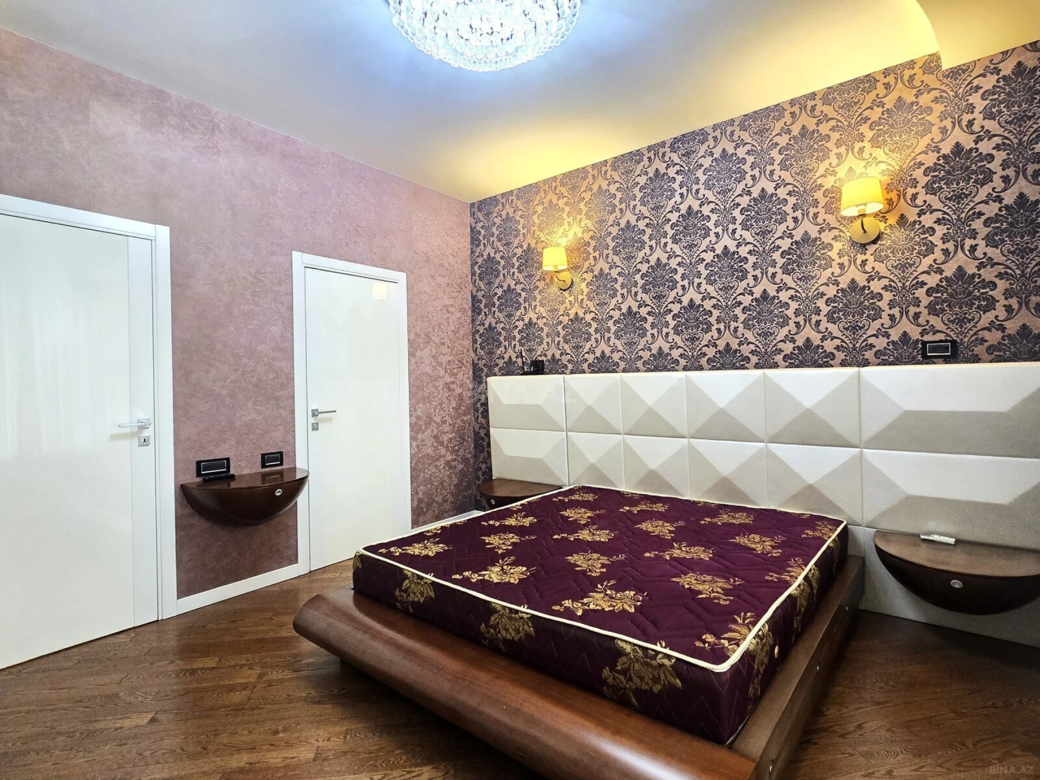 Satılır 3 otaqlı mənzil 155 m²