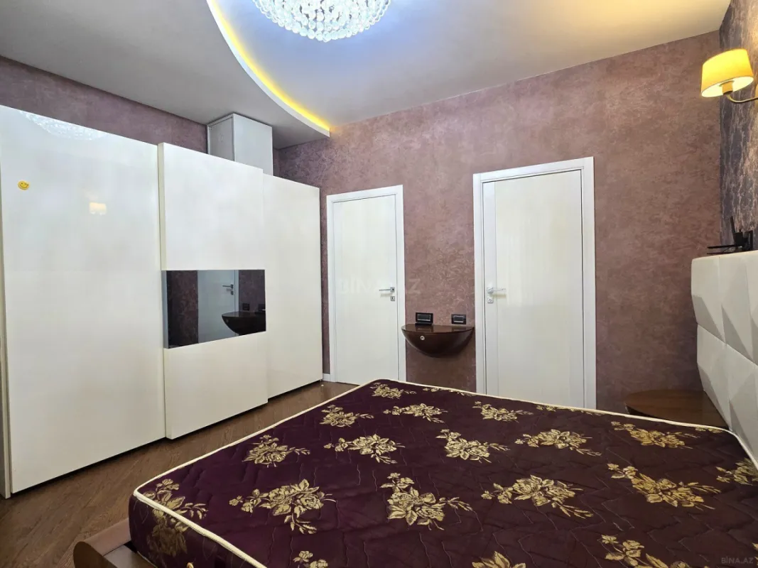 Satılır 3 otaqlı mənzil 155 m²