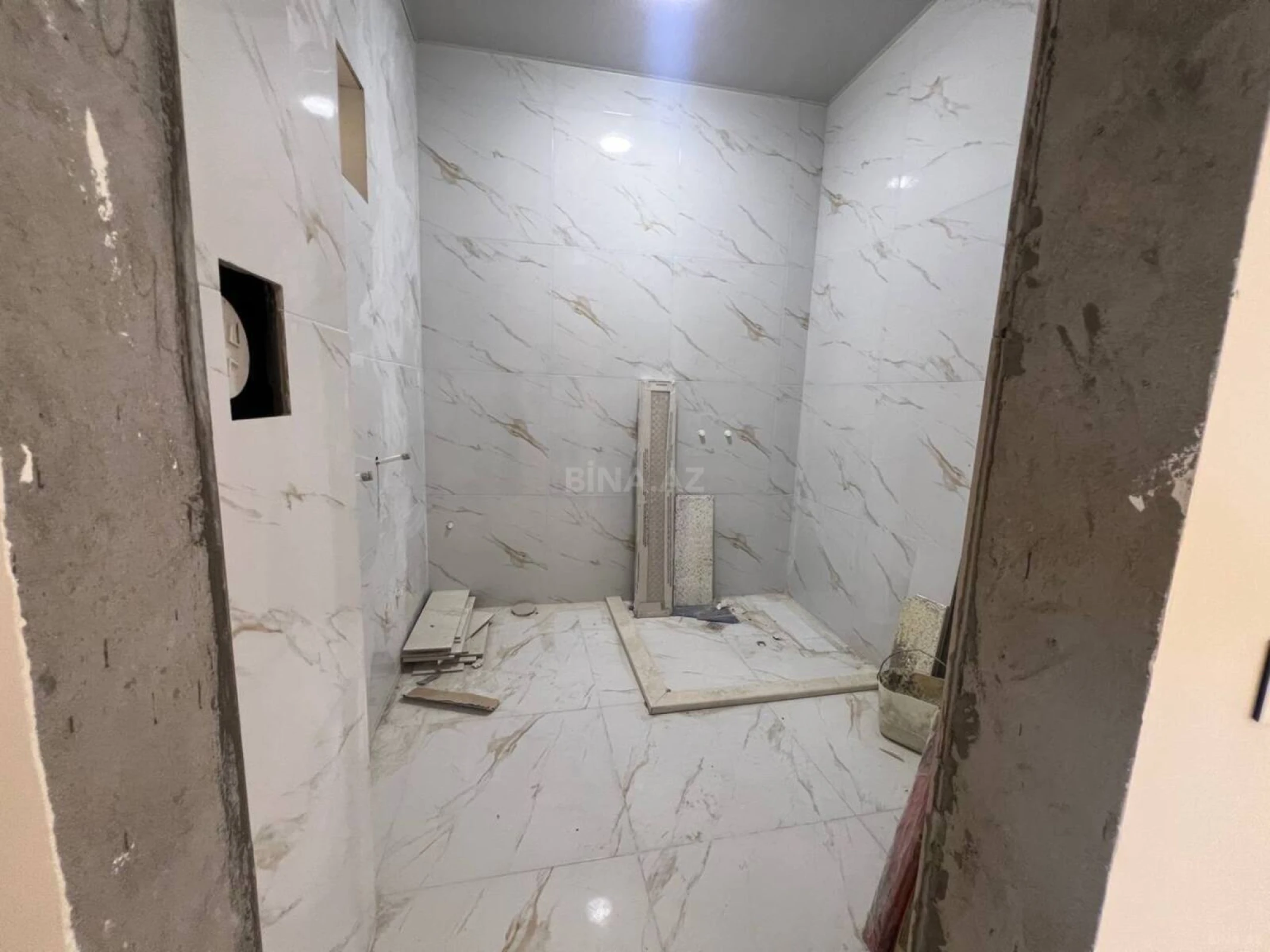 Satılır 10 otaqlı həyət evi 450 m²