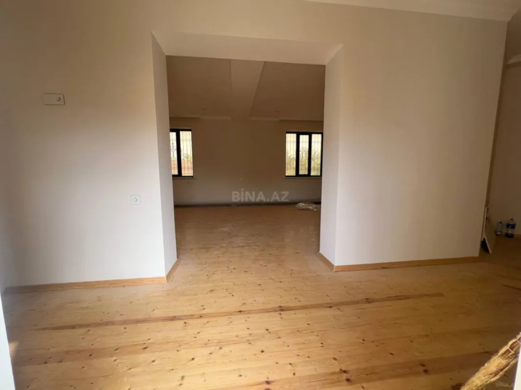 Satılır 10 otaqlı həyət evi 450 m²