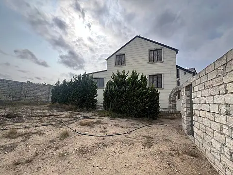 Satılır 10 otaqlı həyət evi 450 m² — Bakı 10 otaq 450.00 m²