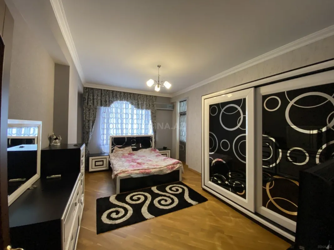 Kirayə verilir 3 otaqlı mənzil 135 m²