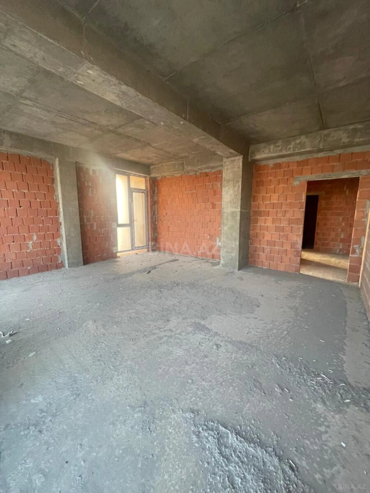 Satılır 3 otaqlı mənzil 163 m²