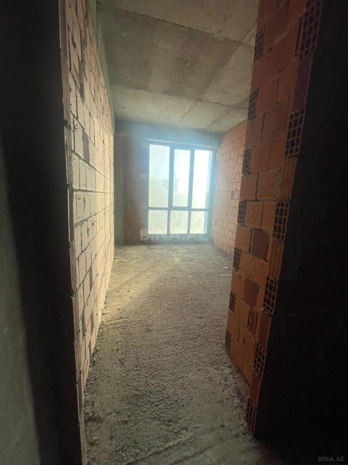 Satılır 3 otaqlı mənzil 163 m²