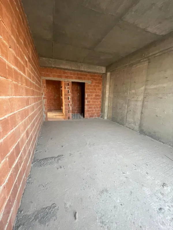 Satılır 3 otaqlı mənzil 163 m²