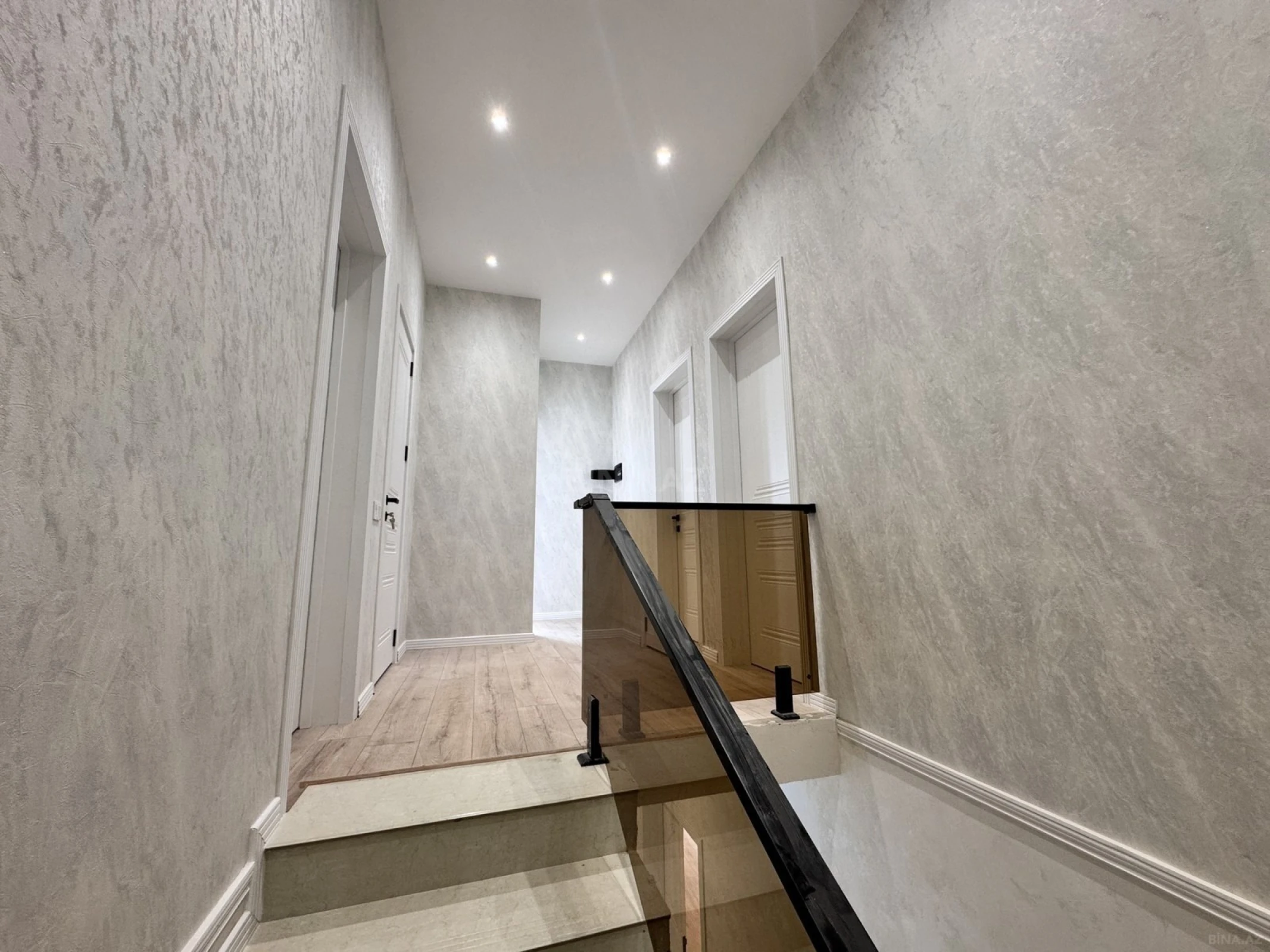 Satılır 6 otaqlı həyət evi 150 m²