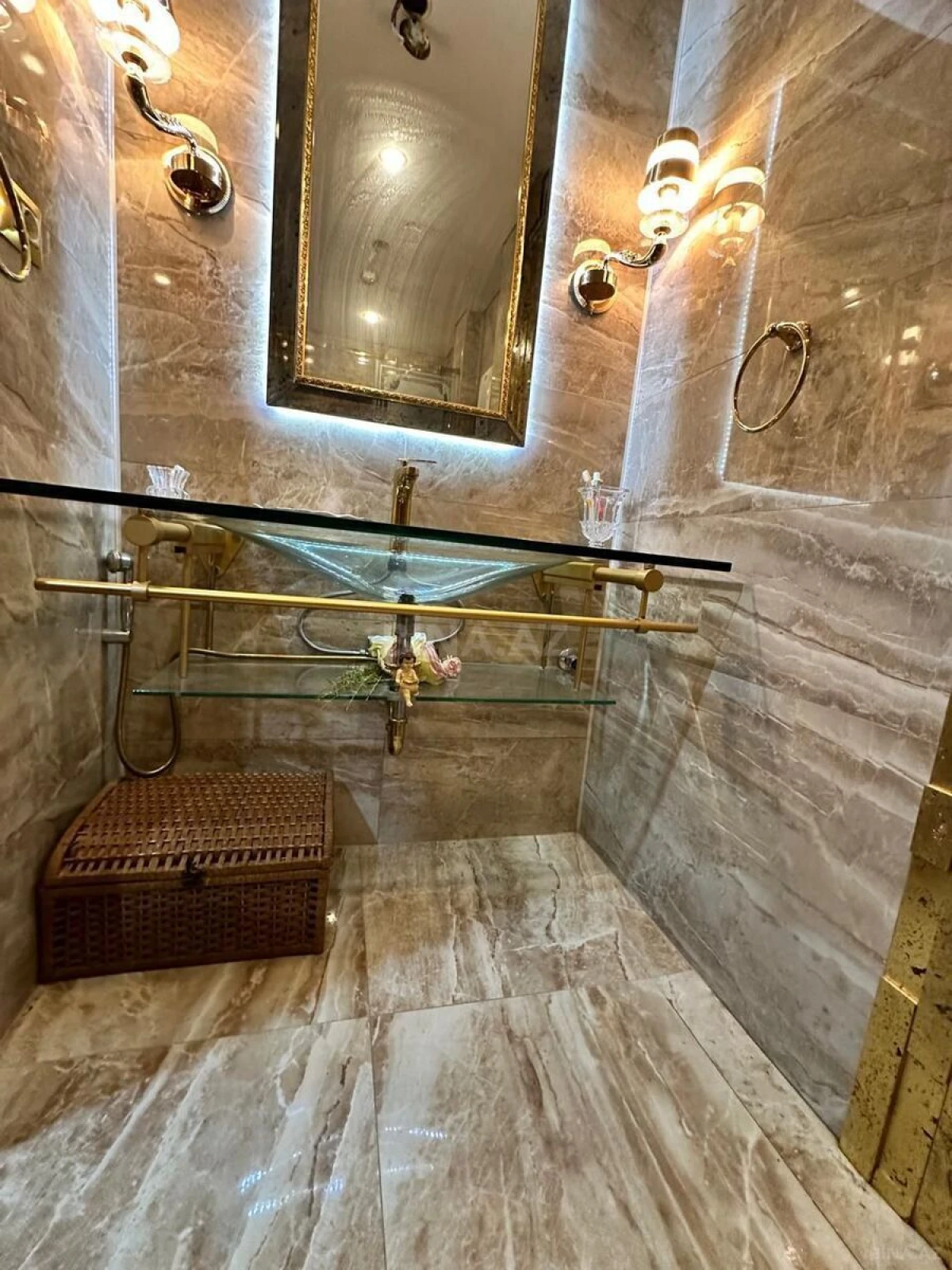 Satılır 2 otaqlı mənzil 90 m²