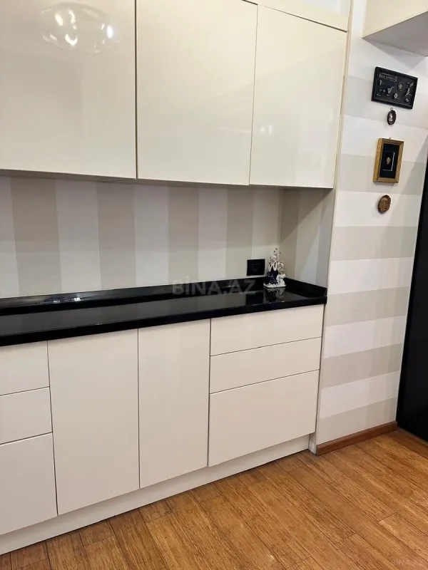 Satılır 2 otaqlı mənzil 90 m²