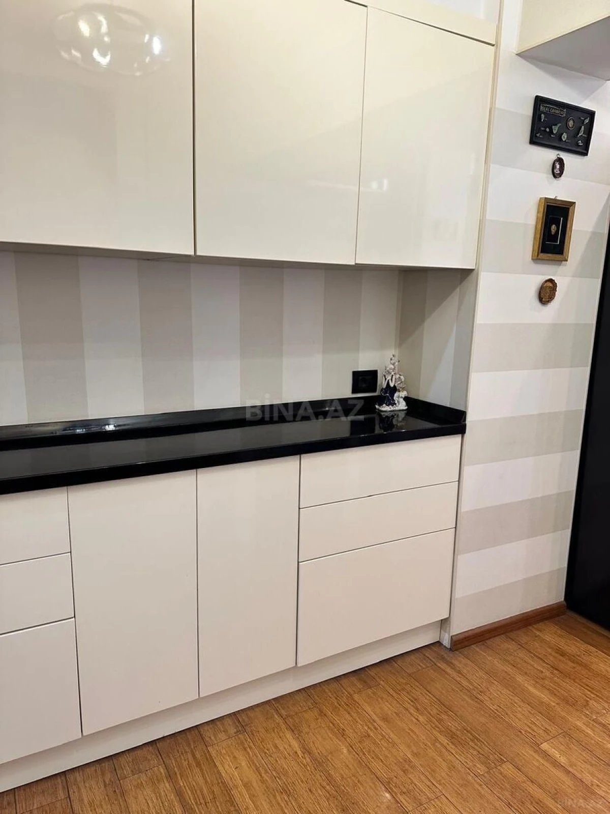 Satılır 2 otaqlı mənzil 90 m²